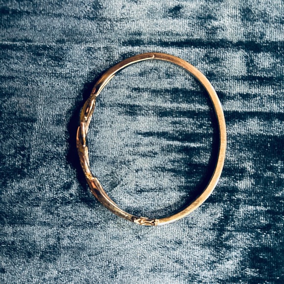 1/5 CT. T.W. Diamond Intertwined Petite Bangle in Sterling Silver - Picture 5 of 6